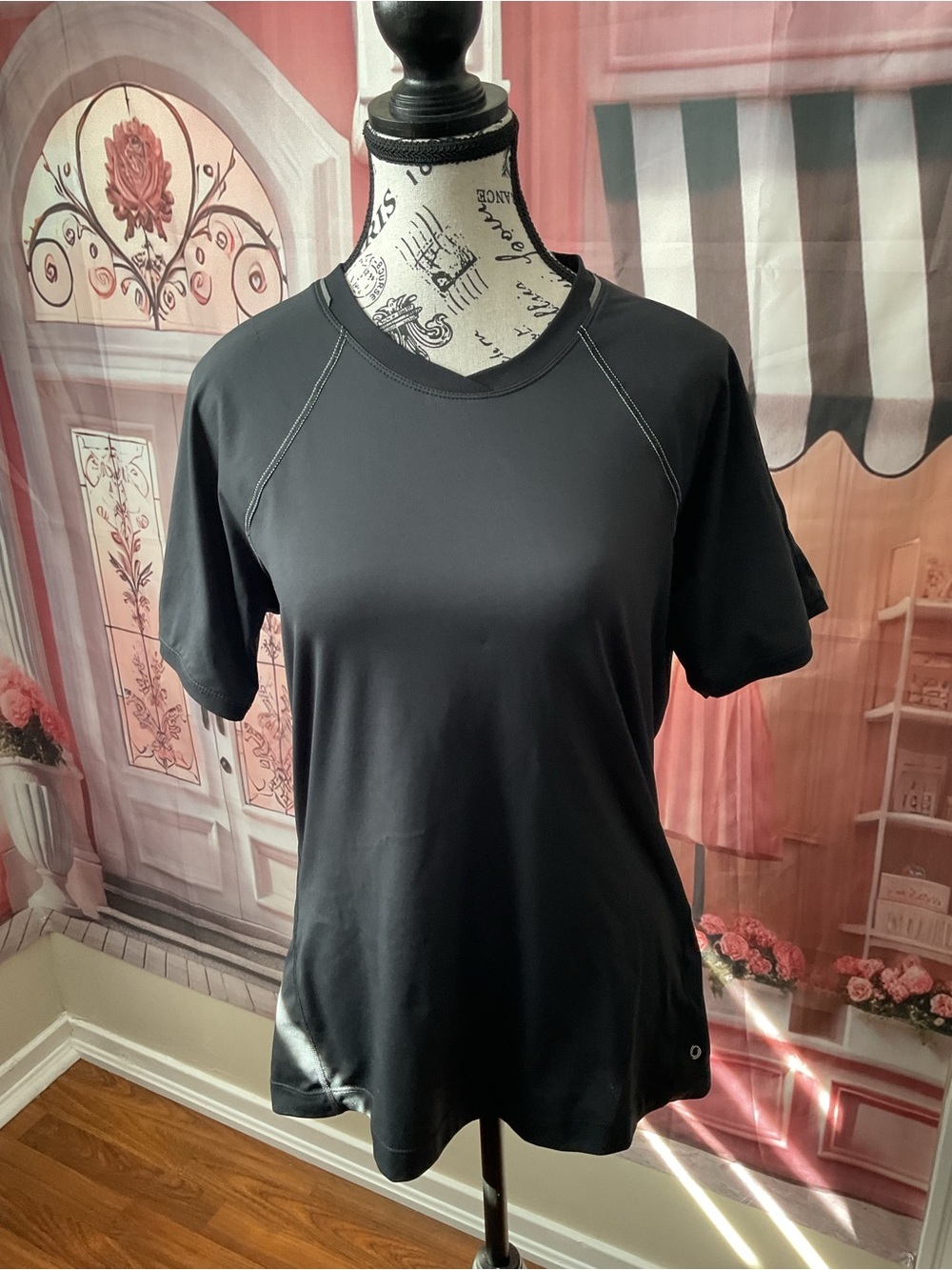 Women’s Black Short Sleeve Performance Tee